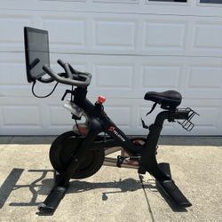 Peloton Bike LIKE NEW