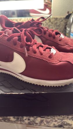 Nike Cortez maroon youth 7.5 size