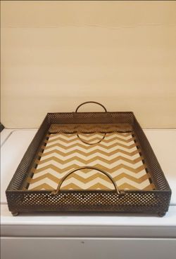 1Steel Tray With Mirrored Base
