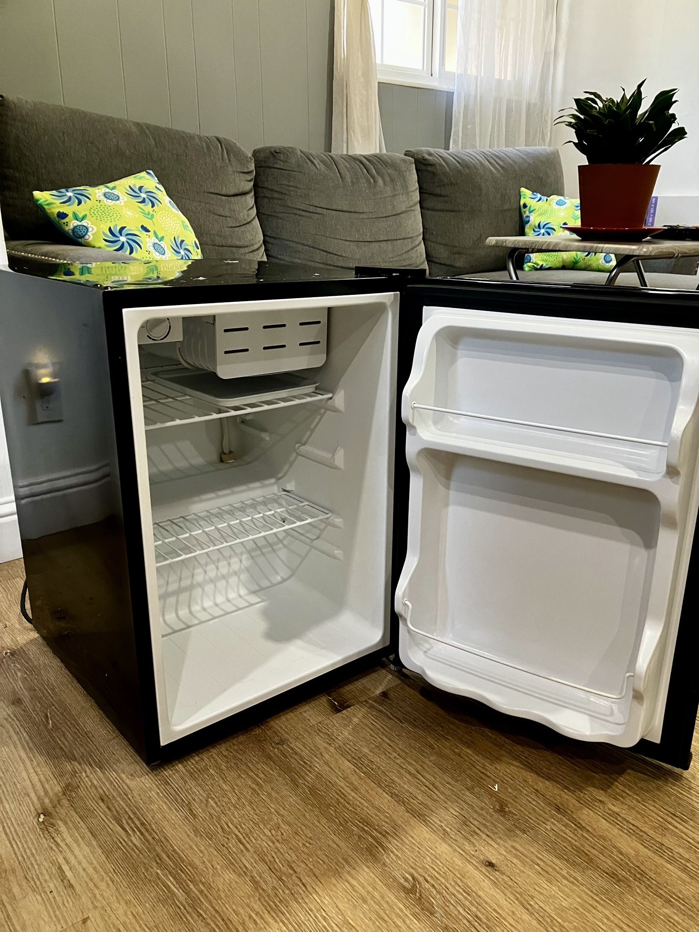 Arctic King Mini Fridge With Freezer, Black