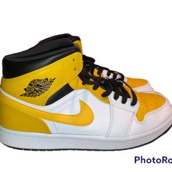 Air Jordan 1 University Gold