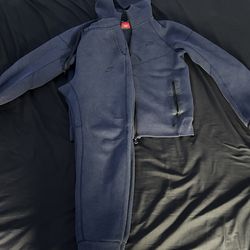 Navy blue nike tech set