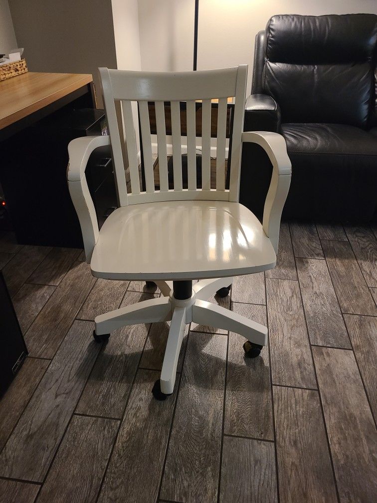 Wood Swiveling Office Chair