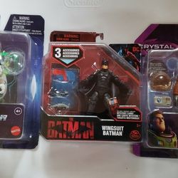 3 Super Heroes Figurings