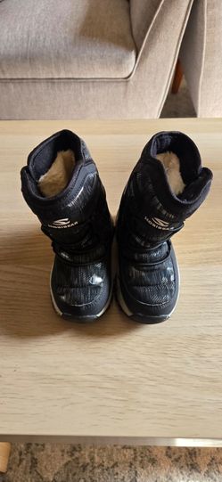 Kids winter boots kids size 10.5