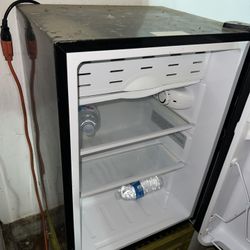 Mini Fridge 