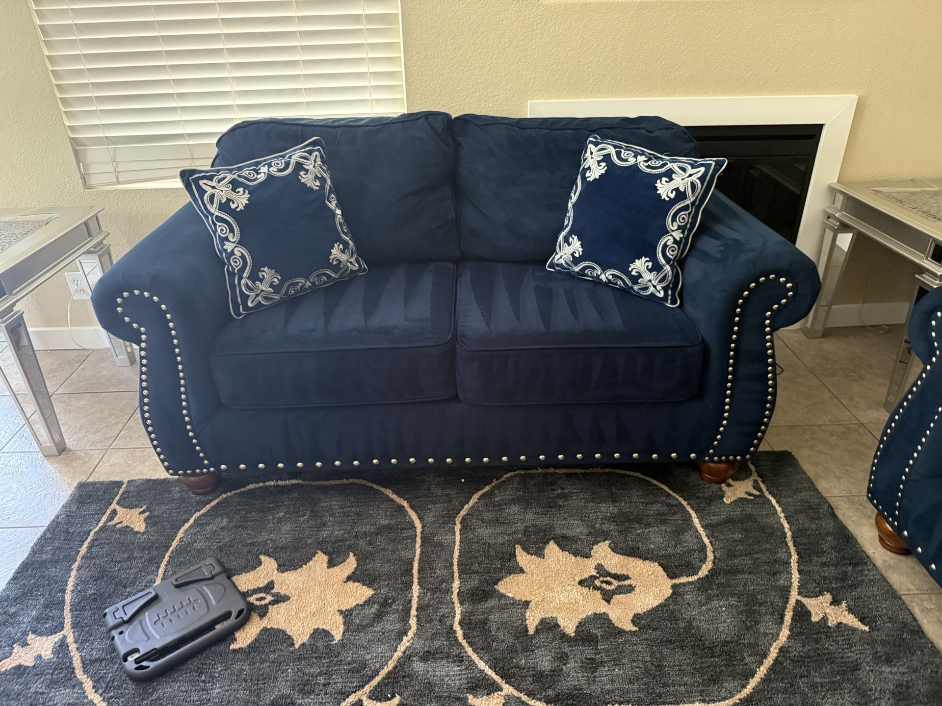 Free Sofa Love Seat 2 Tables And Lamps