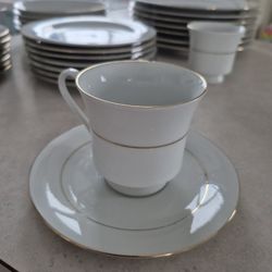 30 Piece Sakura China Set 