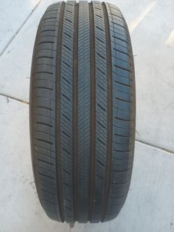 Size: 235/65/18 Michelin Premier LTX tire