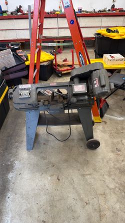 Horizontal bandsaw￼