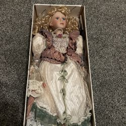 Heirloom Doll (Peggy)
