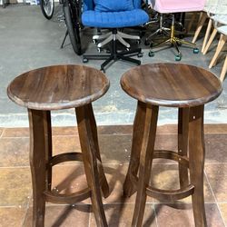 🔥Set of 2🔥Dark Brown Acacia Wood Rustic Outdoor Bar Stool with Comfort Footrest and Weather-Resistant Finish (Brown)💰80$  Decatur Location  2272 La