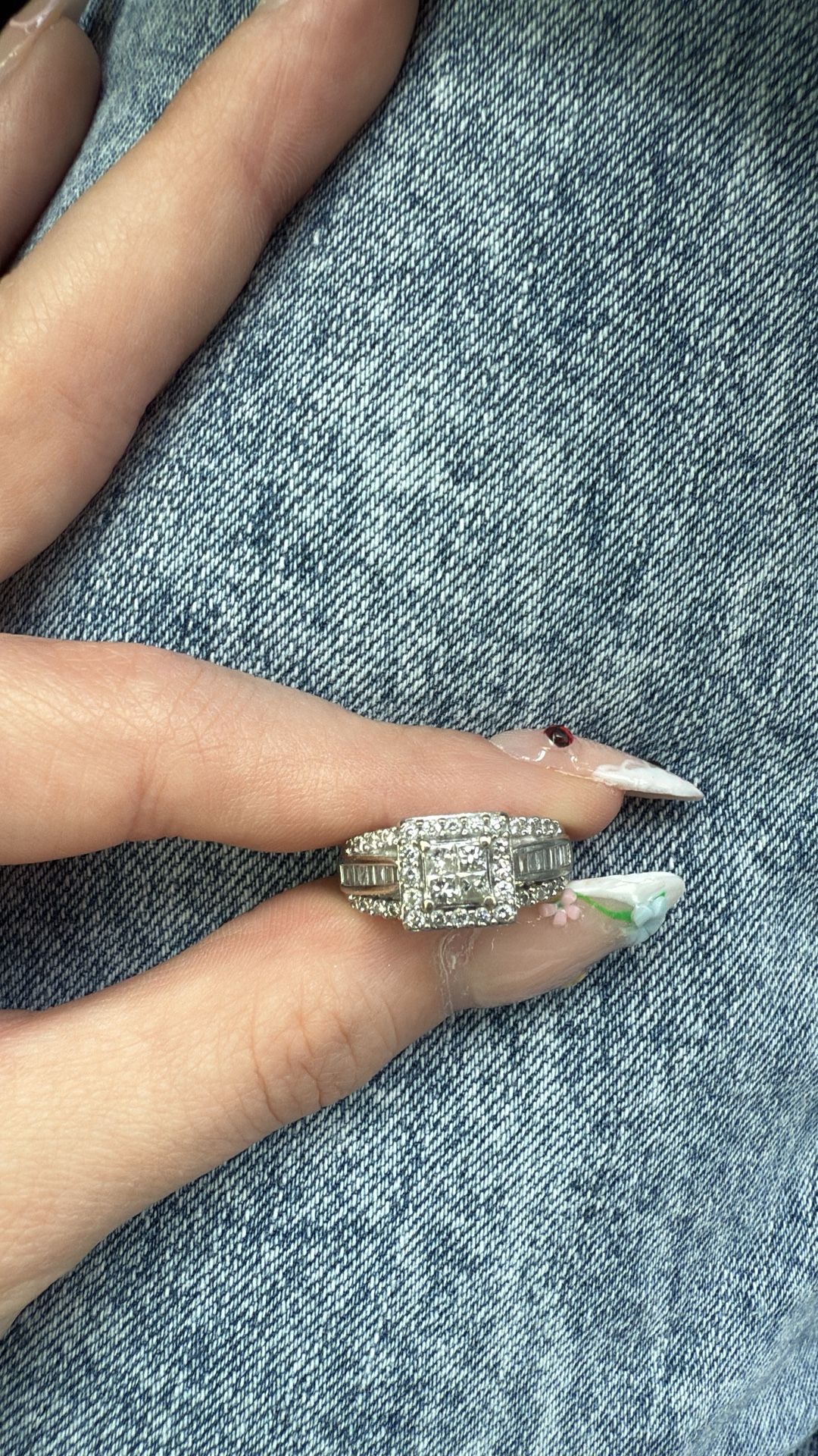 Diamond ring white gold