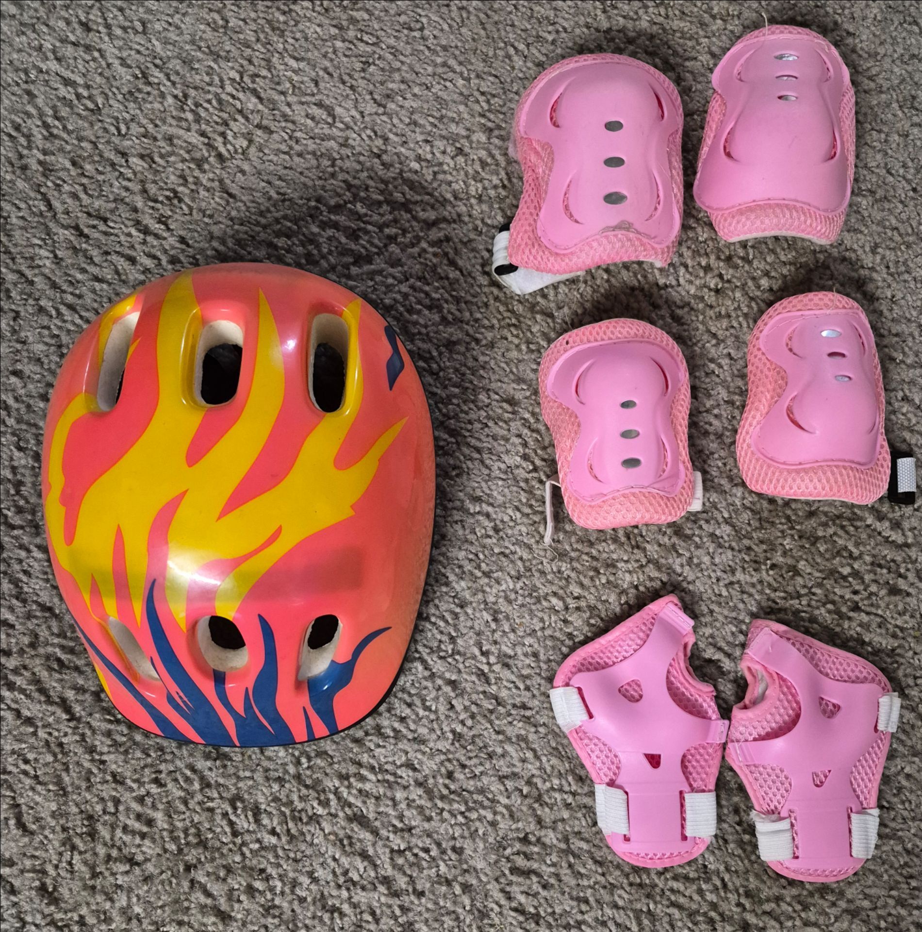 Kids Bike / Skateboard Helmet Set with Knee Pads, Elbow Pads, Wrist Guards