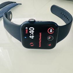 Apple Watch 6 - GPS + Cellular W/ 2 Braided Loop Bands