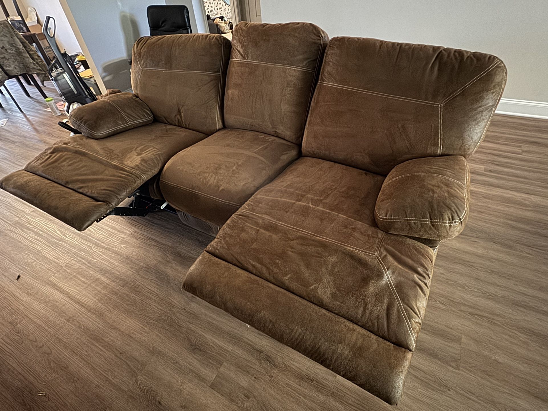 Bailey’s Dual Recliner Couch