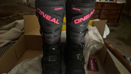 Women size 10 never. Used