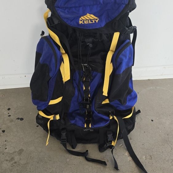 kelty coyote 4500 back pack 60-105 Liter Internal Frame Backpack The lid has two U KELTY COYOTE 4500 hiking Travel