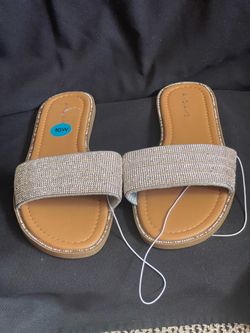 New women’s sandals size 10w