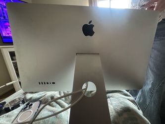 Apple 27” Thunderbolt Monitor Display