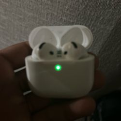 AirPods 4