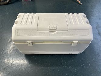 Igloo 165-Quart Insulated Cooler