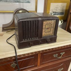 Antique RCA Victor radio, turns on, Great shape