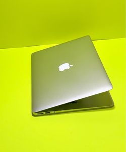 Apple MacBook Air 13” i5/8GB/256GB SSD $180