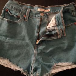 Levi Cutoff Shorts