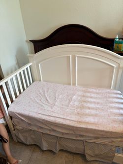 Daybed and crib