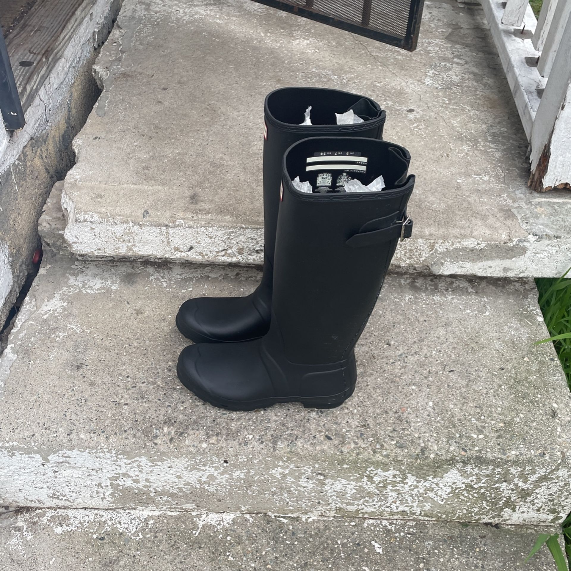 Hunter Women’s  Original Short Gloss Snow Boots