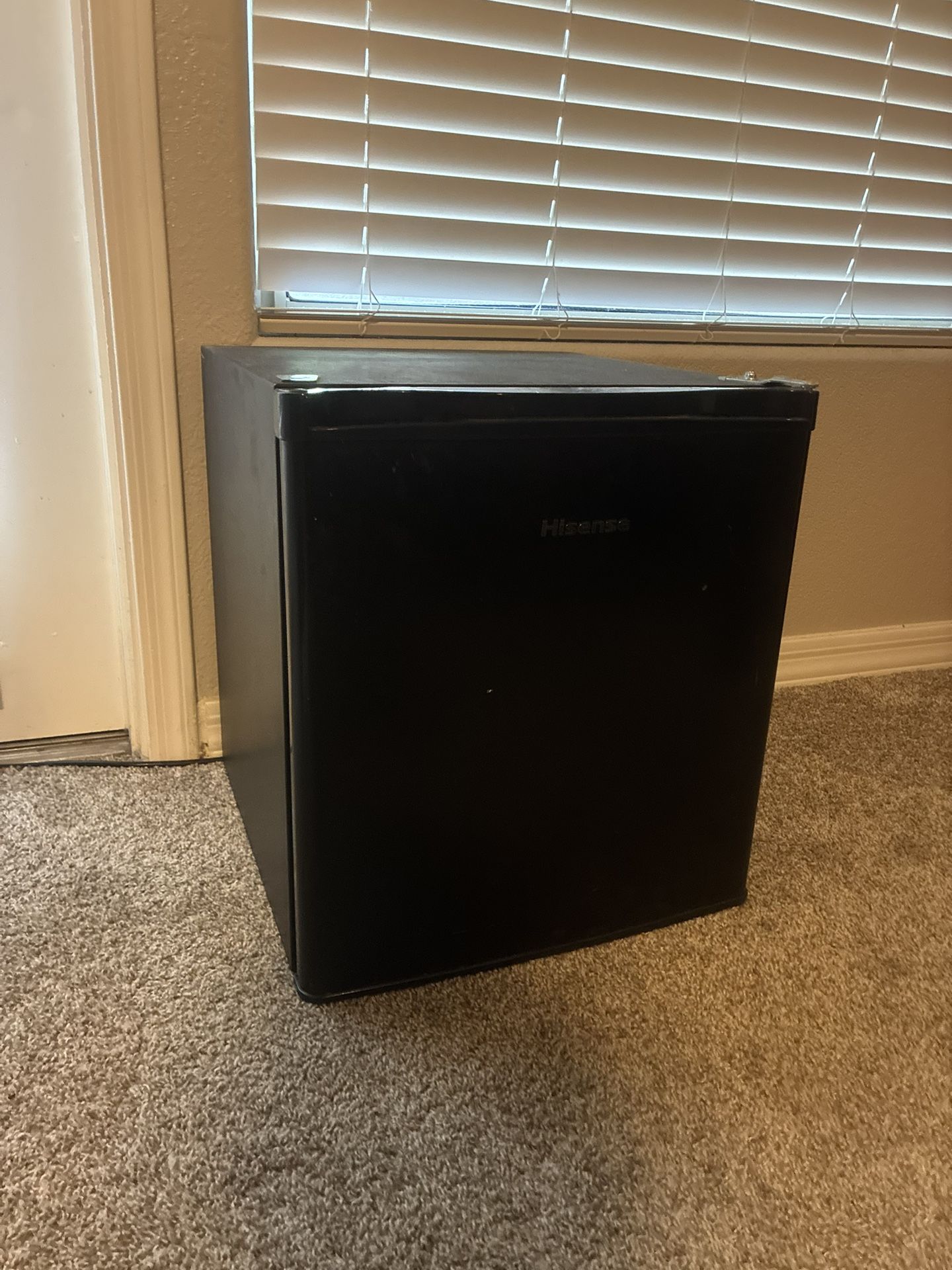 Hisense Mini Fridge