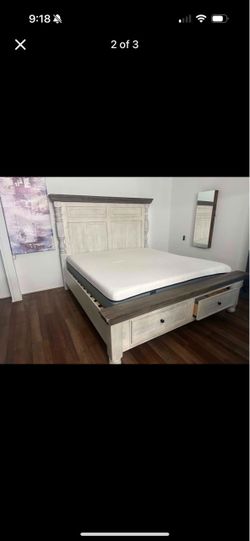 Bedroom set Ashley Furniture