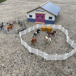 Breyer Farms Stable Corral Horse Toys