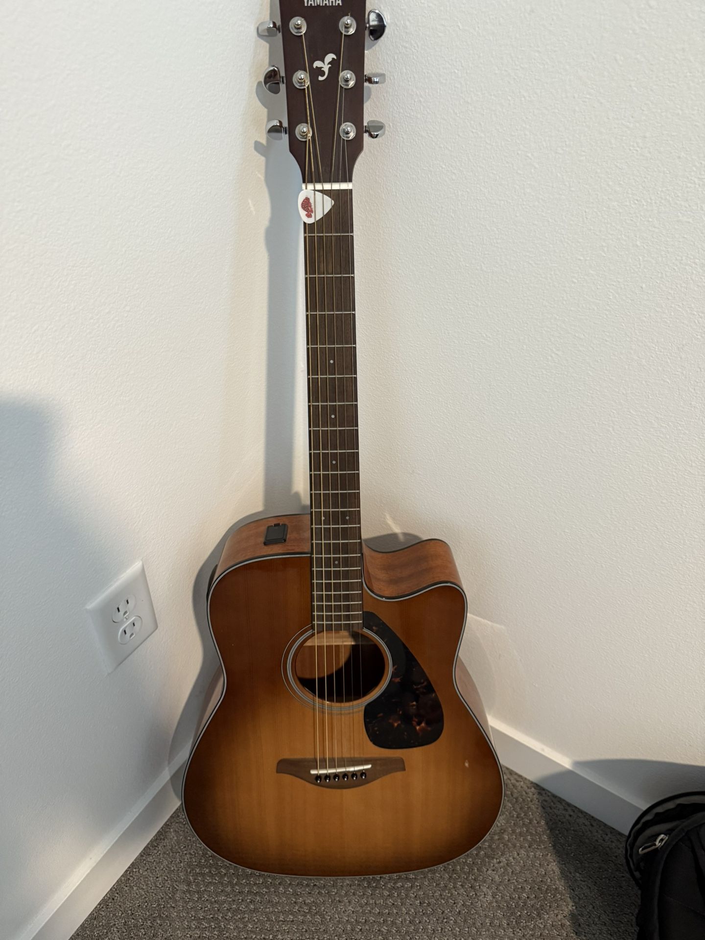 Yamaha FG Series FGX800C Acoustic-Electric Guitar Sand Burst