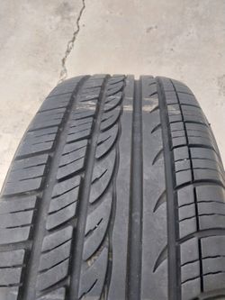 1 Tire 235/60/18 Yokohama Tread 10/32nds DOT 4719