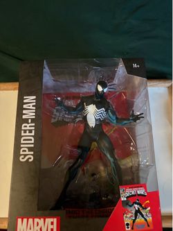 Secret wars Spiderman statue