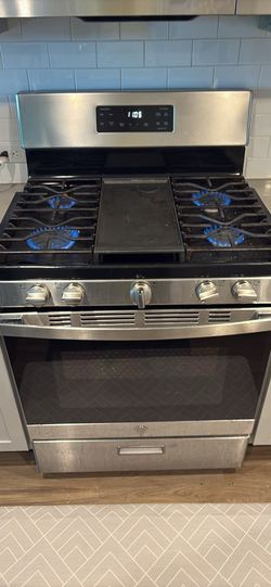 GE Steel Range Gas Stove. (Oven does not work)