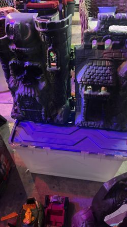 MOTU Castle Grey skull 