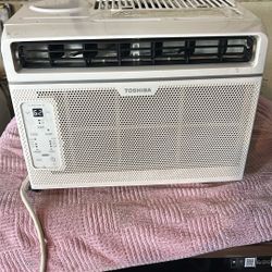 Toshiba Window Air Conditioner. Blows SUPER COLD!