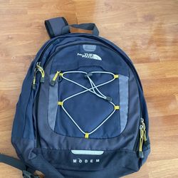 The Northface Modem Backpack Black Preowned 3m EUC. Make an offer !