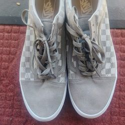 Vans Old Skool Checkerboard Moon Rock Beige colorway. 