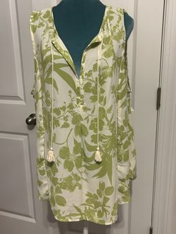 Molly & Isadora Floral Sleeveless Blouse