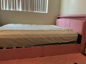 Pink Queen size bedframe