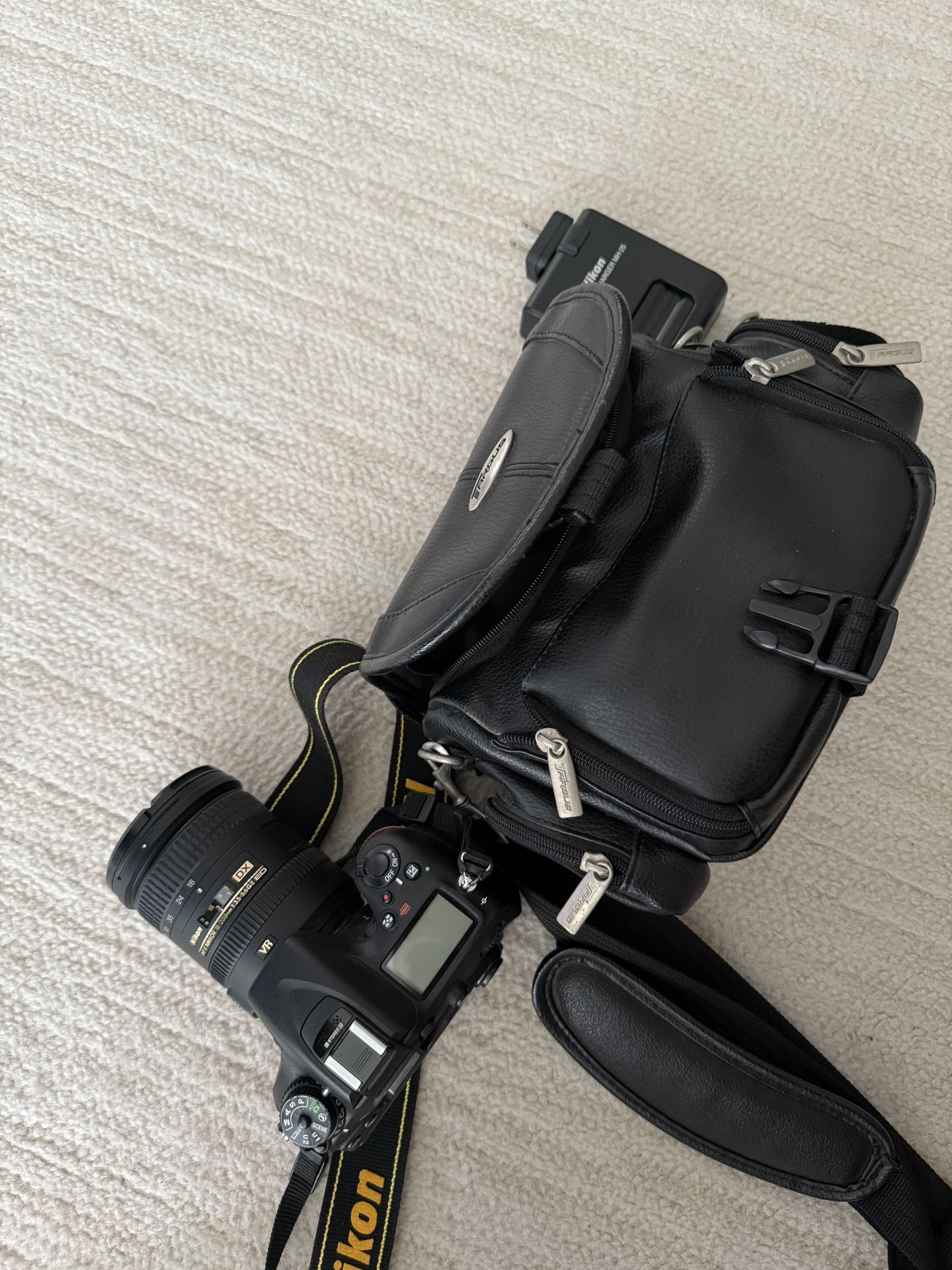 Nikon DSLR D7100 Camera Bundle With 18-200mm Lens + Mobile app Adaptor