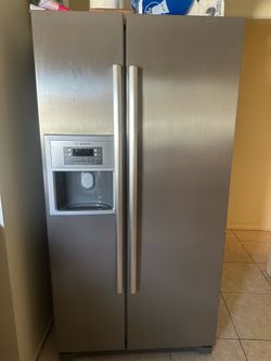 Bosch Side-by-Side Refrigerator – Stainless Steel