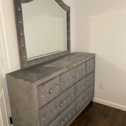 Luxury Velvet Drawer Dresser with Mirror 