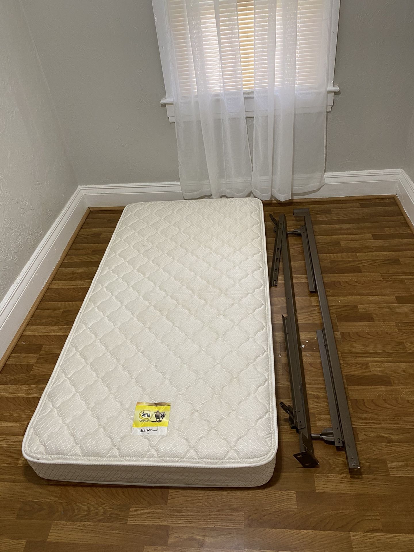 Twin Mattress/ Twin Bed Frame Great Condition