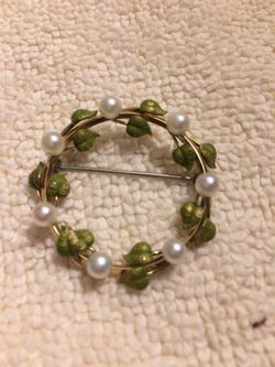 Krementz vintage brooch