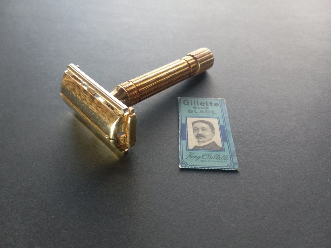 Vintage 24K GOLD plated Gillette Diplomat A-2 1955 + one (Gillette Blue blade, NOS)